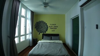 Holi 1Medini Suites