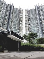 Holi 1Medini Suites