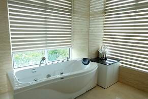 Vouk Hotel Suites