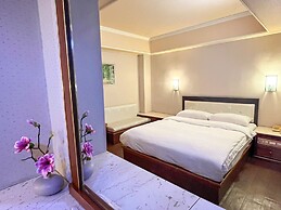 Spring Art Hotel