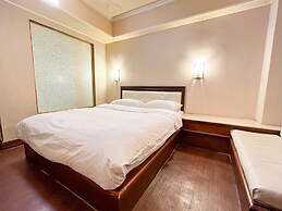 Spring Art Hotel