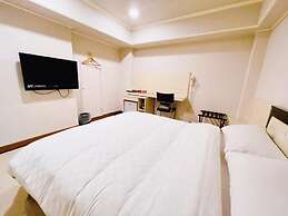 Spring Art Hotel