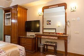 Spring Art Hotel