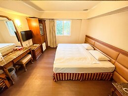 Spring Art Hotel