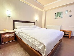 Spring Art Hotel
