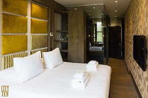 Manzo's Suites