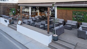 Despoina Apartments by Estia