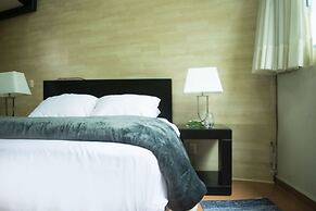 Giakor Suites
