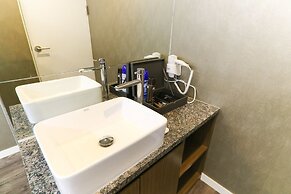 Louis Hotel