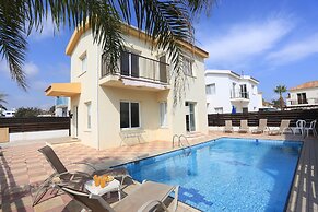 SeaBreeze Villas with Private Pool by TrulyCyprus