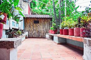 Aluna Hostel B&B