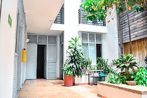 Aluna Hostel B&B