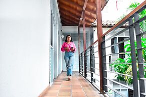 Aluna Hostel B&B