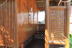 Maxvir Inn Beach Resort