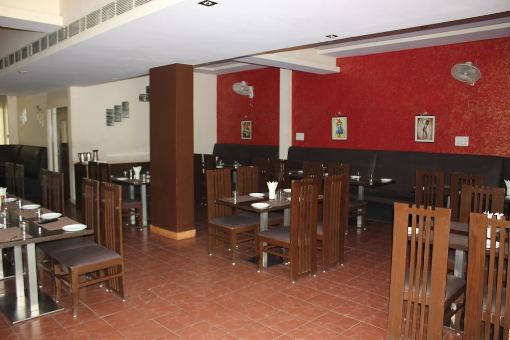 Hotel Savi Regency