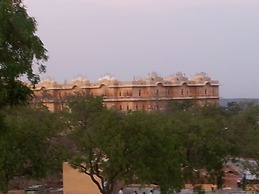 Hotel Savi Regency