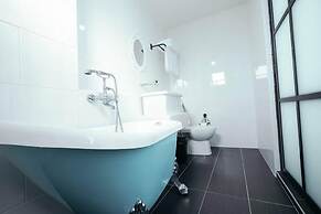 White Loft Hotel