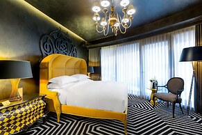 DoubleTree by Hilton Hotel Izmir Airport