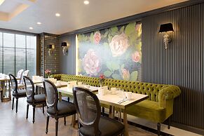 DoubleTree by Hilton Hotel Izmir Airport