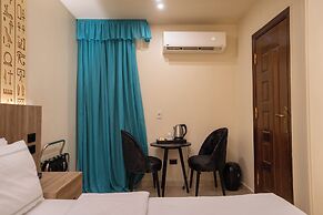 Great Pyramid Inn