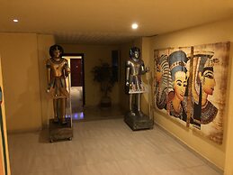 Great Pyramid Inn