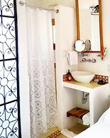 Casa de Zari B&B
