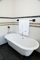 Ons Dorpshuis Guest House
