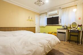 N. Castle Hotel