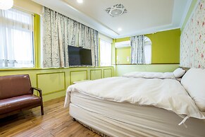 N. Castle Hotel