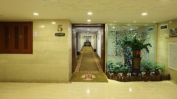 New World Hotel