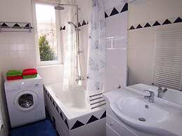 Apartment Center