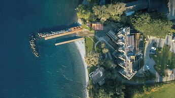 Hotel AWA Puerto Varas