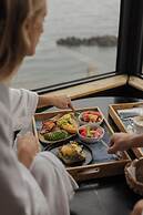 Hotel AWA Puerto Varas