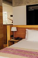 Hotel AWA Puerto Varas