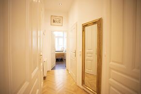 7th Heaven Vienna Center Apartments