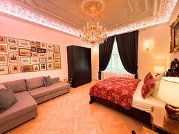 7th Heaven Vienna Center Apartments