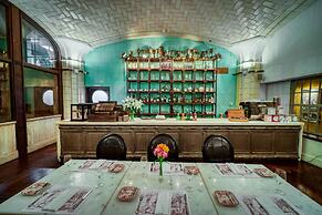 Factoria Hotel
