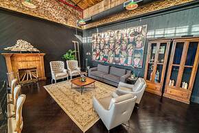 Factoria Hotel