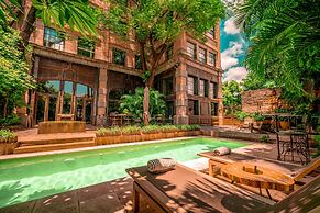 Factoria Hotel