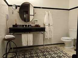 Factoria Hotel