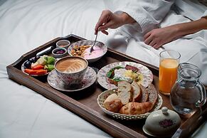 Factoria Hotel