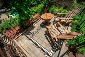Factoria Hotel