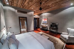 Factoria Hotel