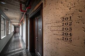 Factoria Hotel