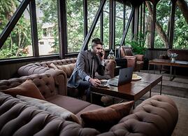 Factoria Hotel