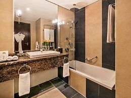 Golden Tulip Doha (Luxury City Hotel)