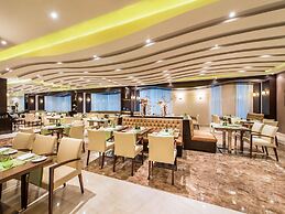 Golden Tulip Doha (Luxury City Hotel)