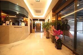 The Stone Bridge Hotel