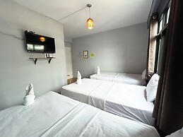 Hide Bangkok Hostel