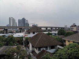 Hide Bangkok Hostel